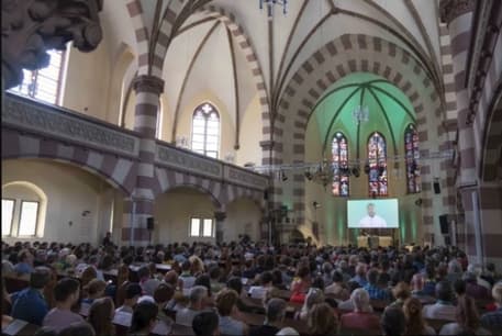Gjermani, realizohet në një kishë predikimi i parë nga Inteligjenca Artificiale