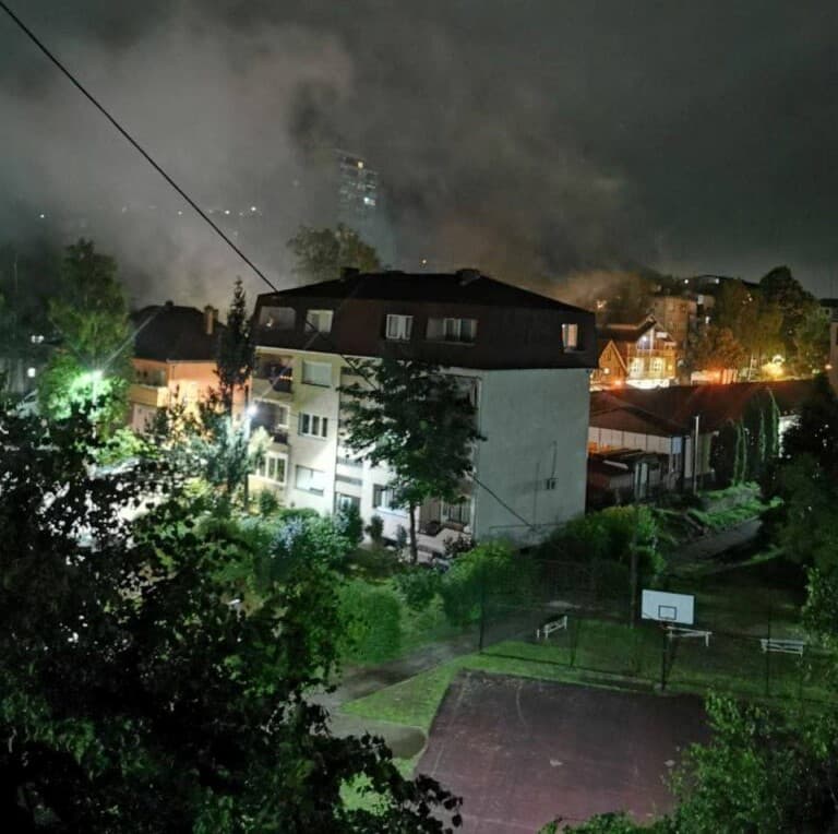 Tri shpërthime pranë stacioneve policore në Zveçan dhe Mitrovicë të Veriut