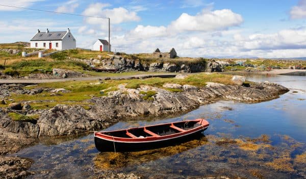 Irlanda do ju paguajë 90 mijë dollarë për t'u zhvendosur në një shtëpi ishullore