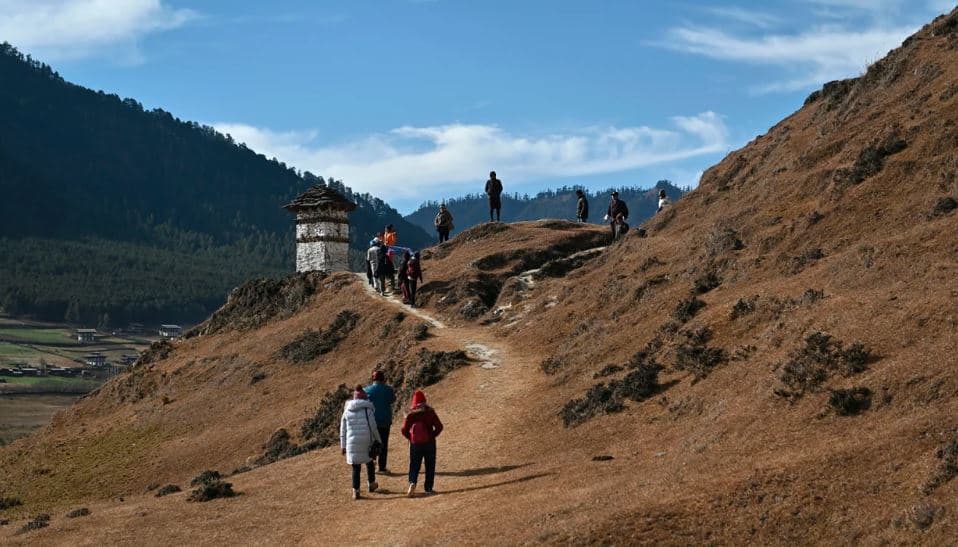 Ky vend redukton taksën ditore turistike për vizitorët që qëndrojnë gjatë