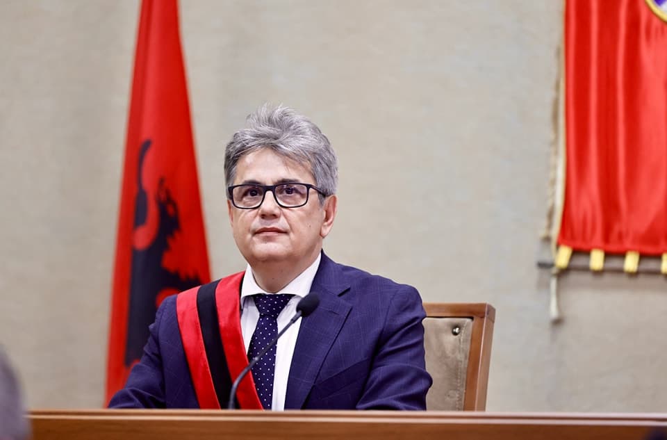 Benet Beci e nis punën me urdhër për lirimin e hapësirave publike të zëna padrejtësisht