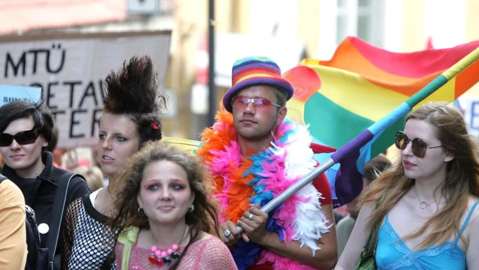  Estonia, shteti i parë ish-sovjetik që legalizon martesat e të njëjtit seks