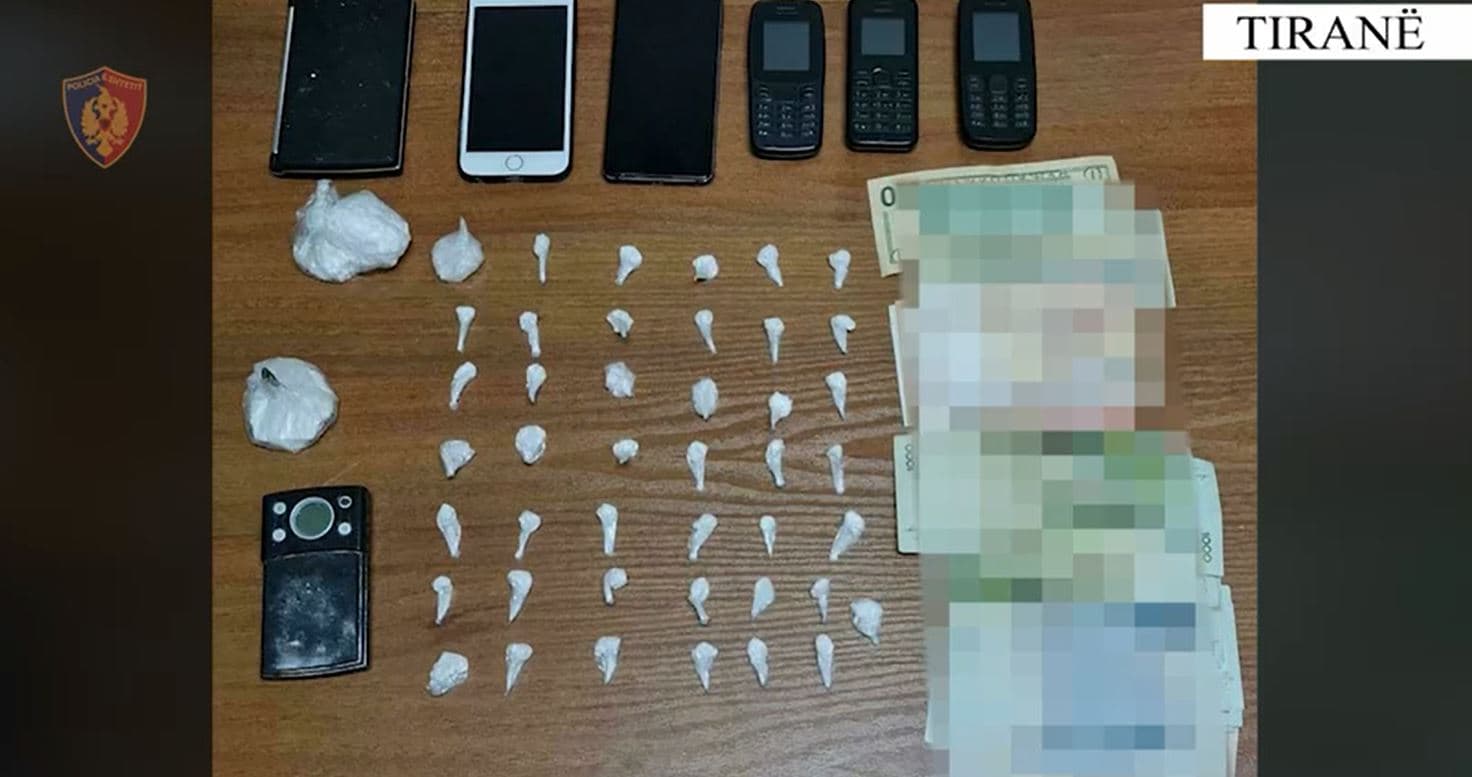 Shiste kokainë në zonën e ish-Bllokut, arrestohet 25-vjeçari, në kërkim dy bashkëpunëtorët e tij