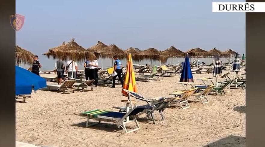 Procedohen 4 administratorë subjektesh në Durrës, sekuestrohen 836 çadra dhe shezlongë