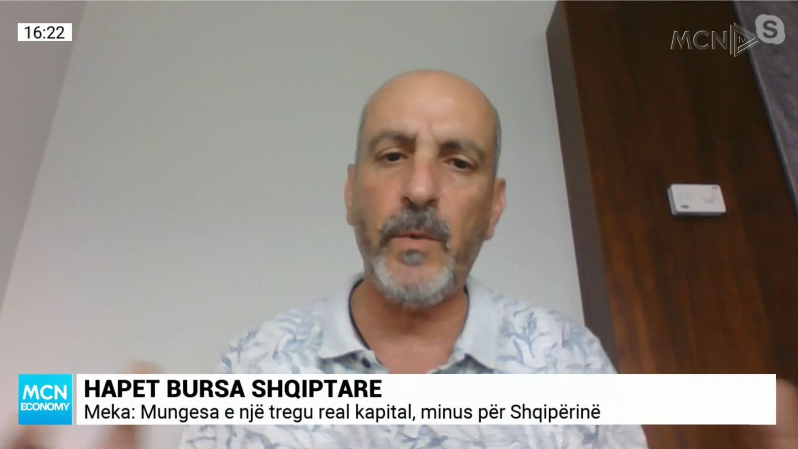 Hapja e bursës, Ceko: Lufton monopolin e kursimeve 
