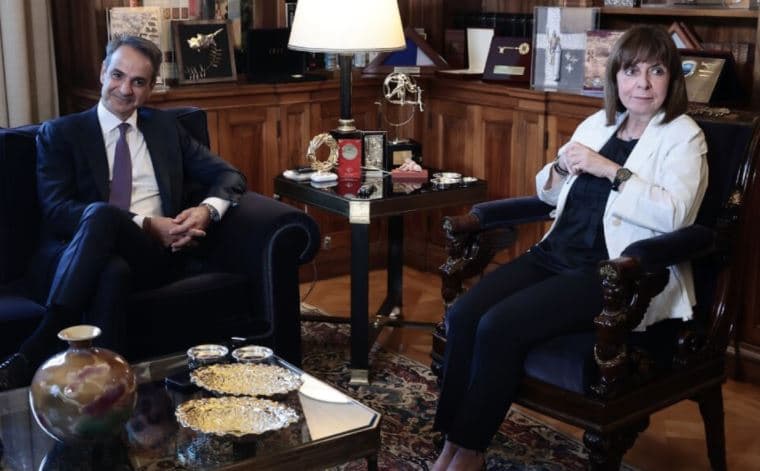 Mitsotakis merr nga Presidentja mandatin për të formuar qeverinë, premton reforma të mëdha 