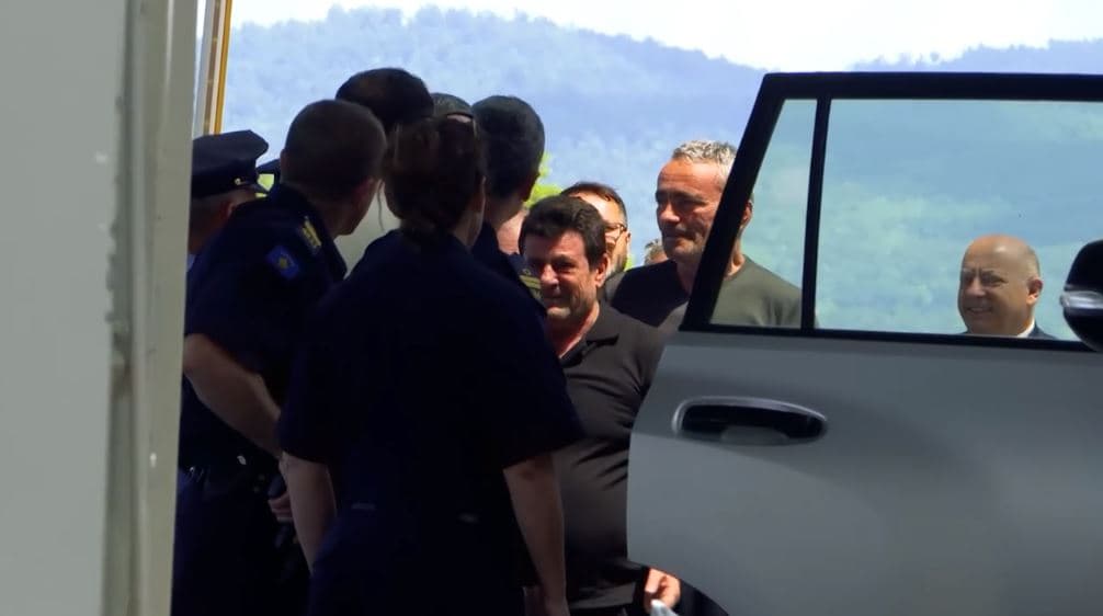Arrijnë në Kosovë tre policët e rrëmbyer në Serbi