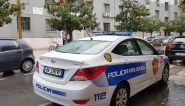 Përplasi motomjetin e policisë, arrestohet 35-vjeçari në Tiranë