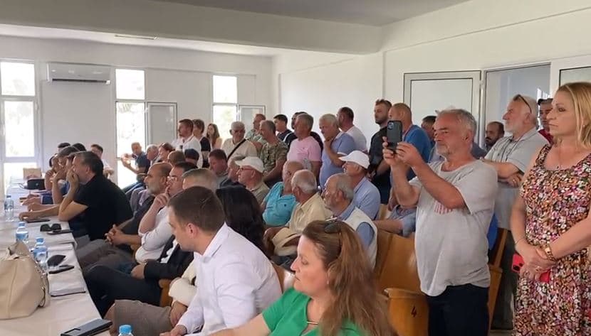 Mbledhja e Këshillit Bashkiak të Himarës, debate mes “BF” dhe PS për emërimet në postet drejtuese