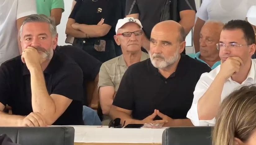Ndërpritet mbledhja e Këshillit Bashkiak të Himarës, anëtarët e “BF” kërkuan që të lexohet vendimi i gjykatës për vlefshmërinë e mandatit të Belerit