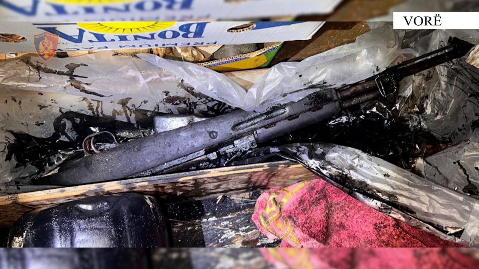 Thyen “arrestin e shtëpisë” dhe qëllon me kallashnikov në liqen, kapet i riu në Vorë