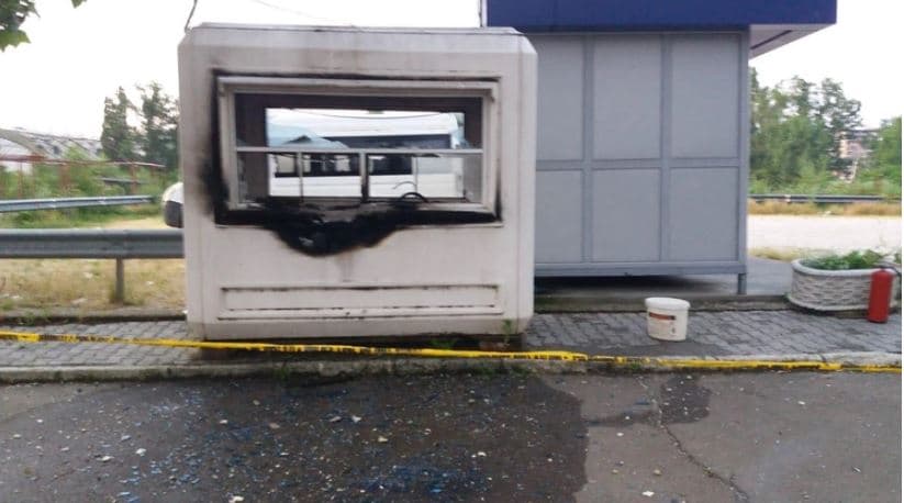 Sulmohet një pikë e Policisë në Veri të Mitrovicës 