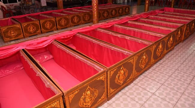 Gruaja e deklaruar e vdekur, zgjohet gjatë funeralit të saj