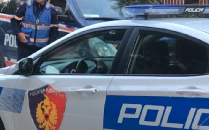 Shpërndanin doza kokaine në lokale, arrestohen 2 persona në Himarë