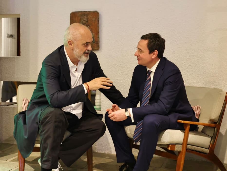 Kurti: Ramën do ta takojë vetëm nëse mbahet mbledhja e dy qeverive, por jo takime të tjera!