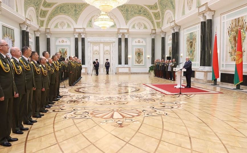 Lukashenko: Bjellorusia po merr masa për të mbrojtur sovranitetin e shtetit, tensionet në fazë të nxehtë 