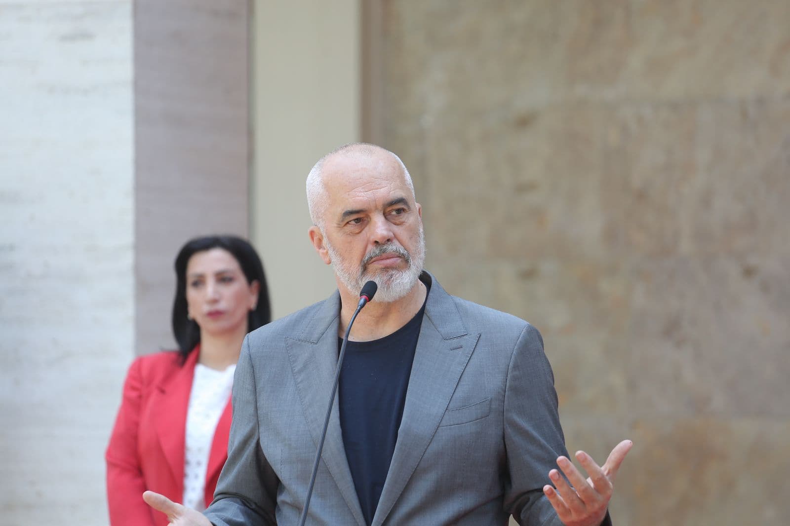 Vendimet e qeverisë/ Rama: Studentët e Mjekësisë duhet të shërbejnë 5 vite që t’u jepet diploma