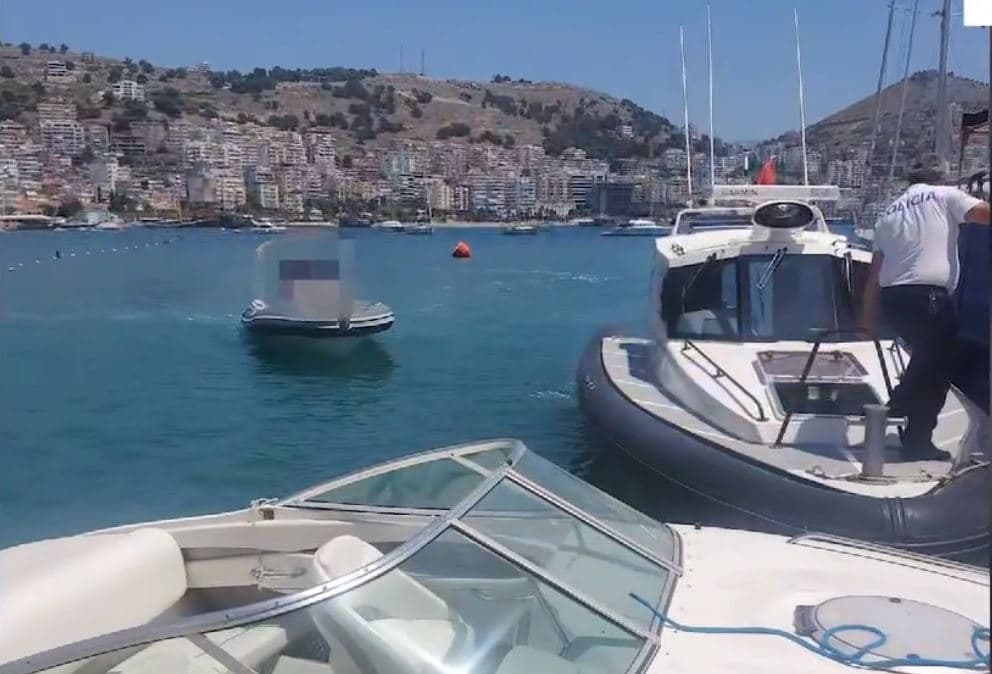 Lundron pranë perimetrit të pushuesve, bllokohet gomonia në Ksamil, gjobitet pronari