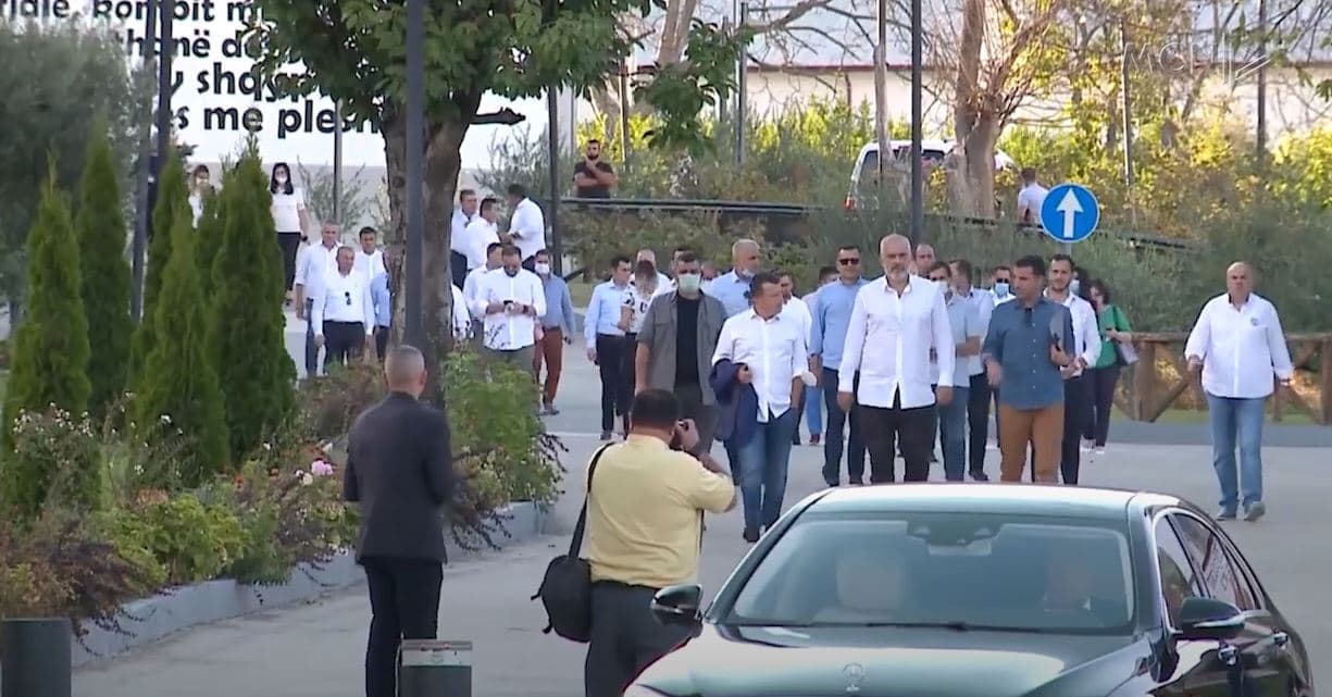 Opozita kundër emërimit të Ballës: Të largohet Rama, ministria e brendshme në duart e krimit (VIDEO)