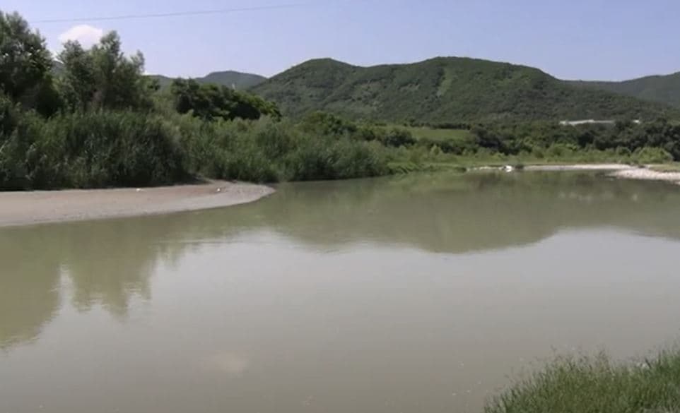 Landfilli i Sharrës ndot Erzenin/ Ambientalistët: Rrezikohet shëndeti i banorëve (VIDEO)