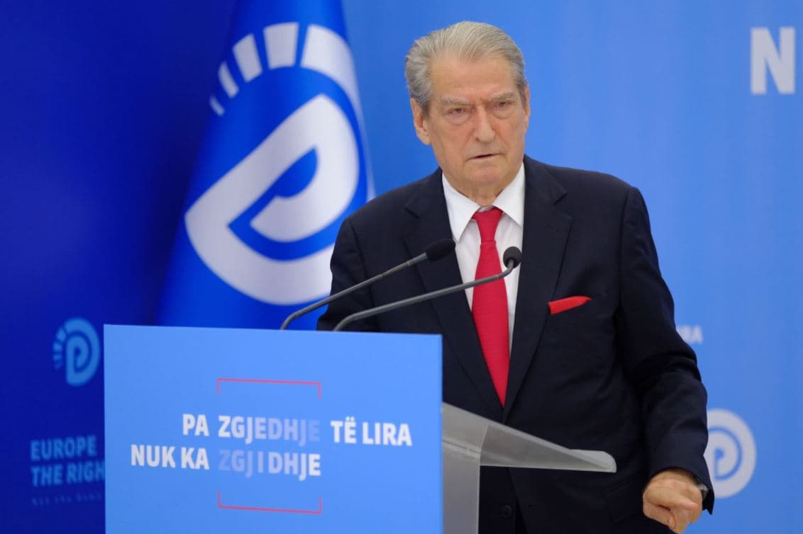 Kërkesa për arrestimin e Ahmetajt/ Berisha: Të tregojë ku ishte kur Rama i shkoi me avion për t’i imponuar firmosjen