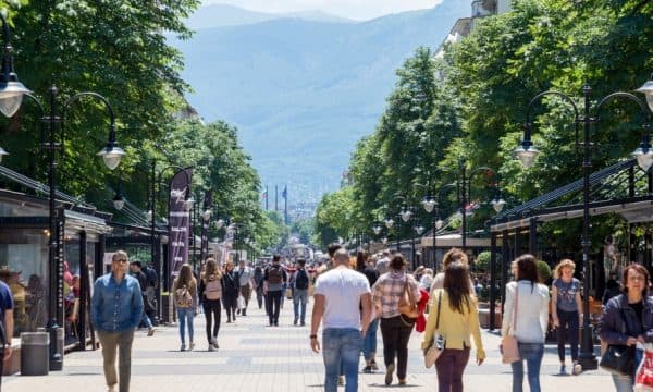 Popullsia/ Plaket Serbia, trendi më pozitiv në Kosovë