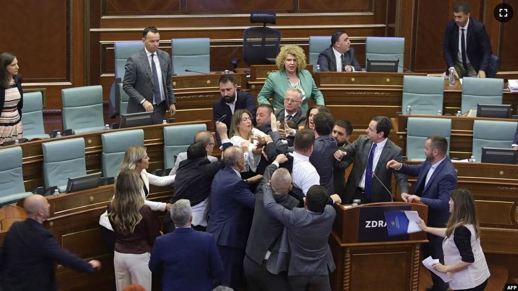      Prokuroria e Kosovës nis hetimet për përleshjet fizike në Kuvend