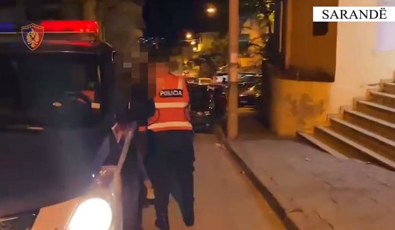 Shpërndante lëndë narkotike në lokale nate, arrestohet 18-vjeçari në Sarandë
