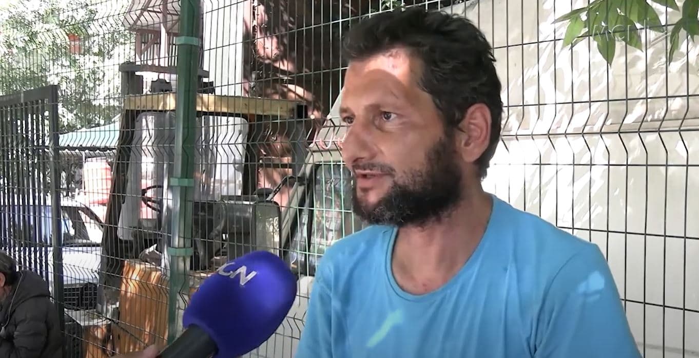 Në rrugë dhe pa mbështetje në 40 gradë/ Personat në nevojë sfidojnë vapën duke lypur (VIDEO)