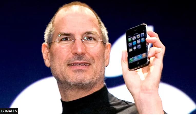 iPhone nga viti 2007 shitet për 190,000 dollarë në ankand