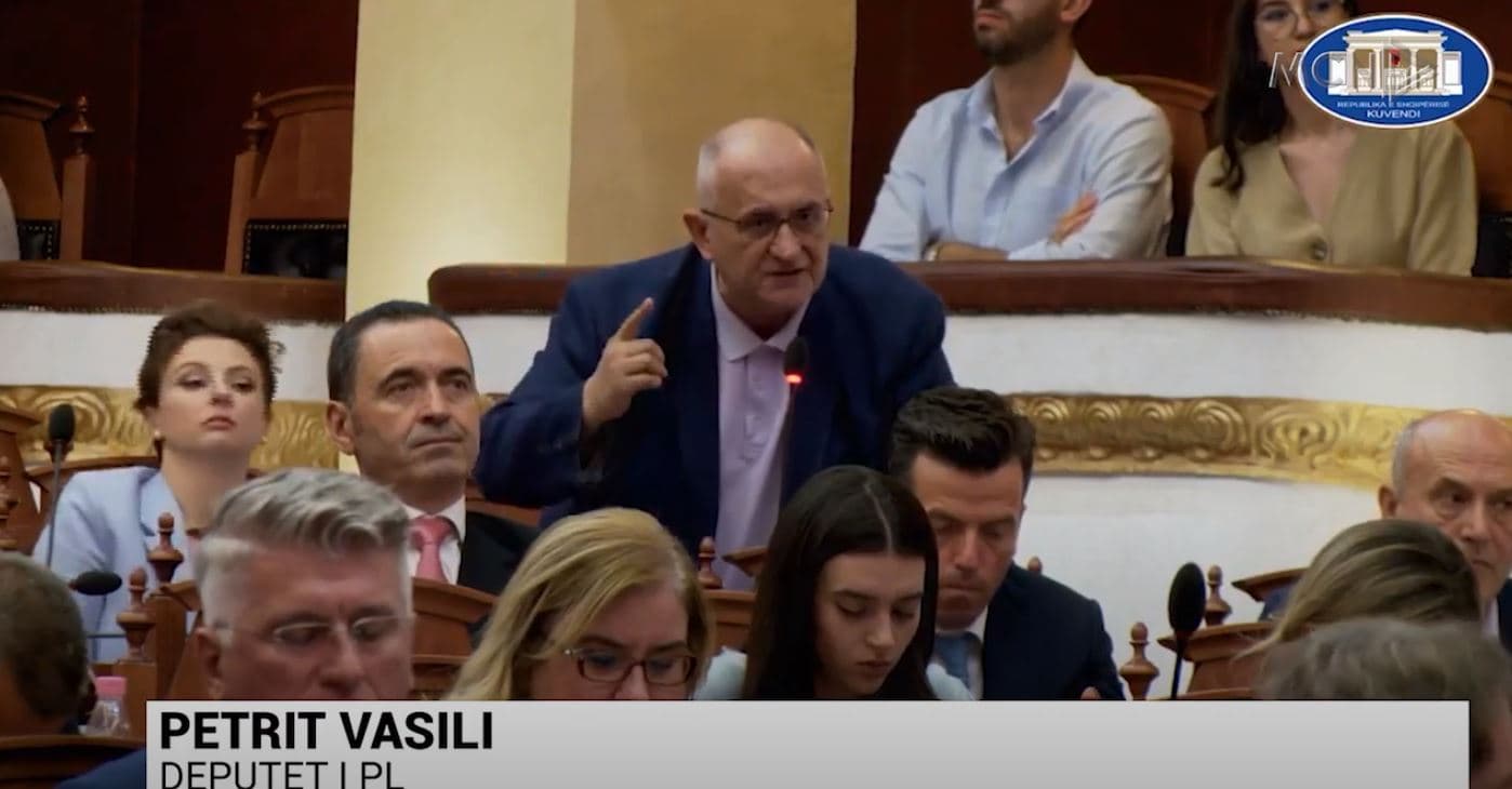Opozita në krah të studentëve të mjekësisë: Bojkot nëse nuk anulohet ligji (VIDEO)
