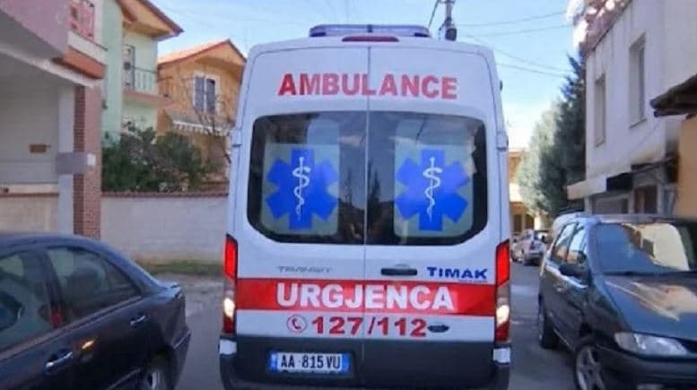 Ra në kontakt me rrymën elektrike në banesë, humb jetën e moshuara në Durrës