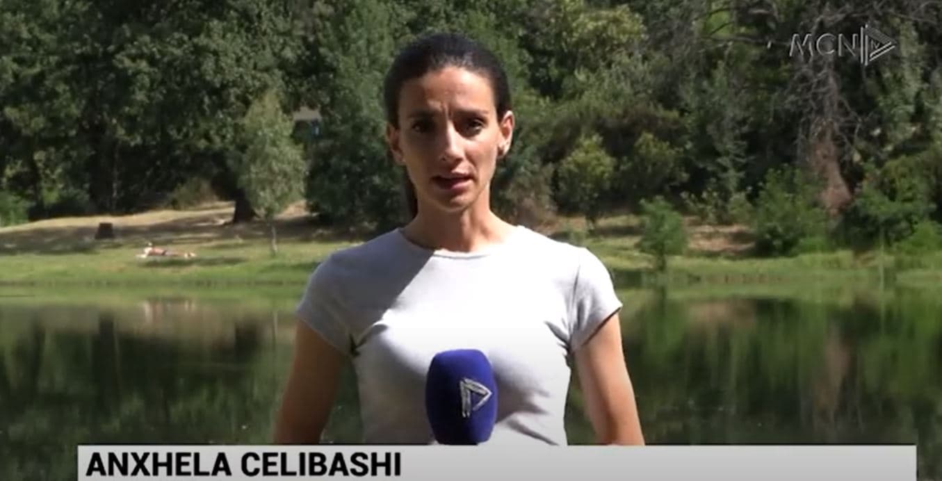 Pushime në liqenet e Tiranës/ Qytetarët freskohen në brigjet e tyre (VIDEO)