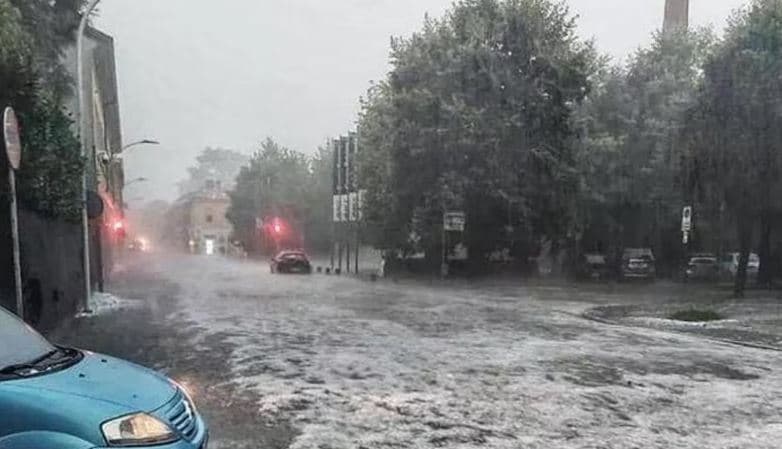 Stuhi dhe rrebeshe shiu në veri të Italisë