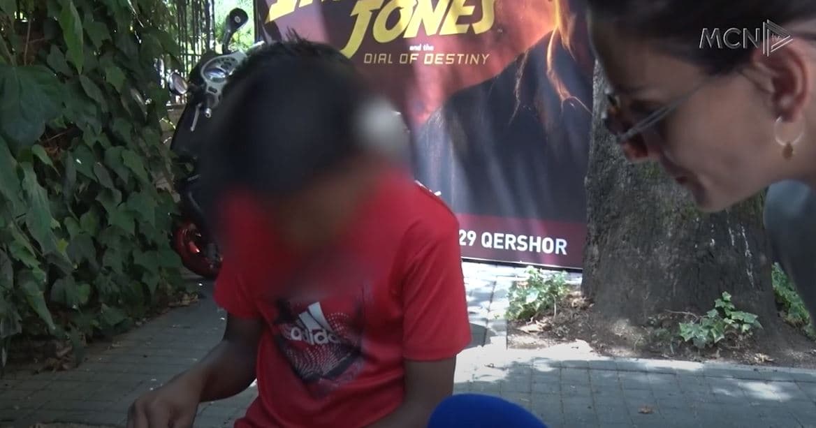 6000 lekë në ditë nga lypja/ Vijon fenomeni i shrytëzimit për punë i fëmijëve në Tiranë (VIDEO)