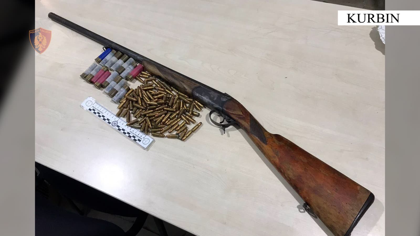 Dhunë e vazhdueshme dhe kanosje ndaj gruas, ndërhyn policia, burri arratiset