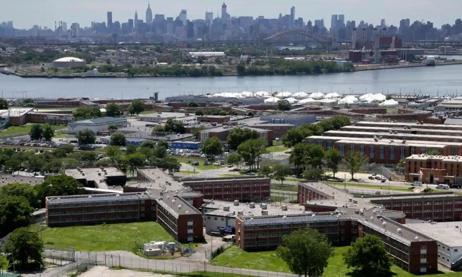 Rikers Island, burgu i ferrit në New York