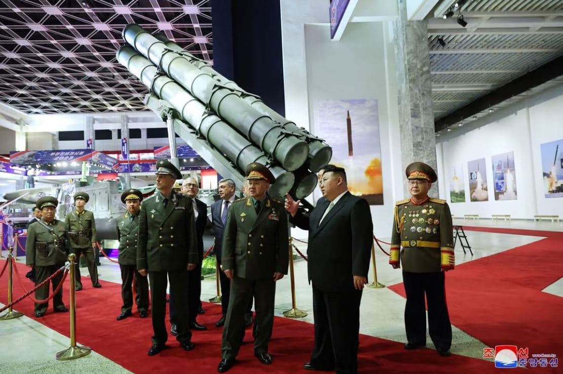 Kim Jong Un i tregon ministrit rus raketat e ndaluara
