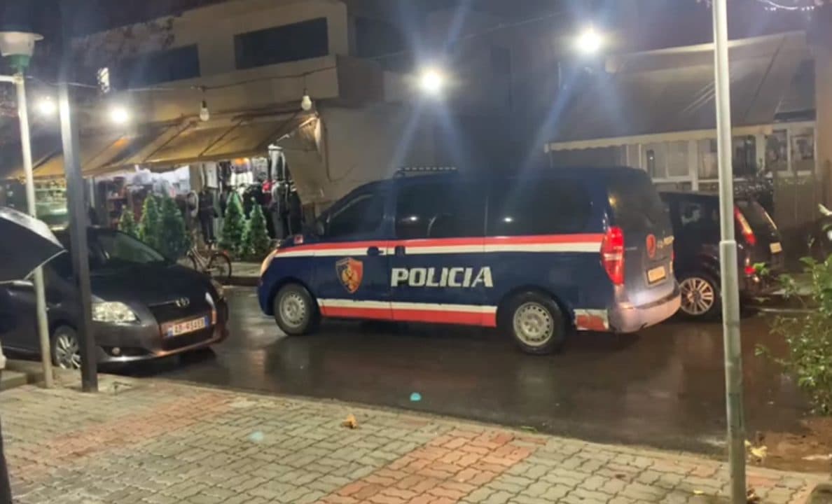 Sherr mes vëllezërve në Pogradec, plagoset me thikë 50-vjeçari 