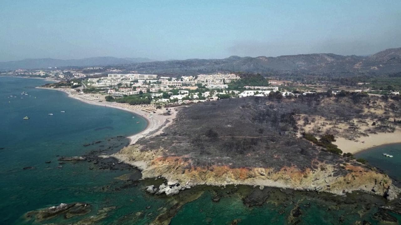 Pamje me dron, shkatërrimi i Rodosit pas zjarreve (VIDEO)