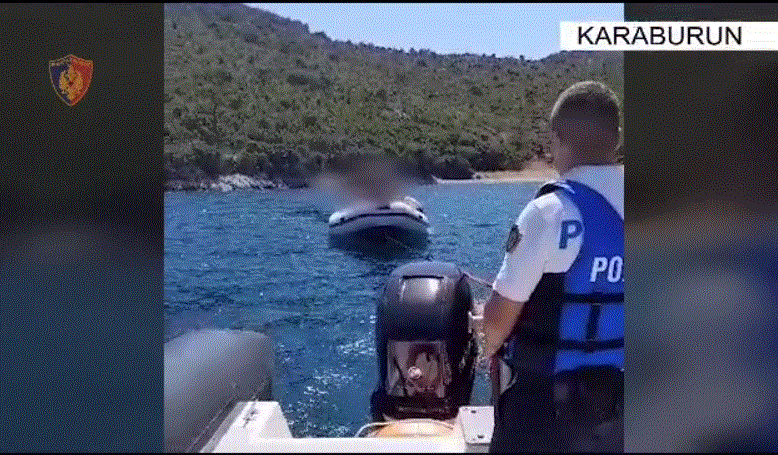 Skafi përson defekt në det, policia shpëton 5 personat 