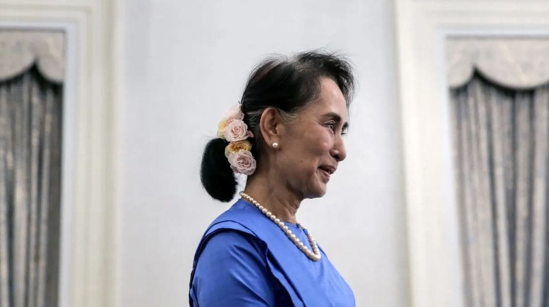 Lirohet nga burgu Aung San Suu Kyi 
