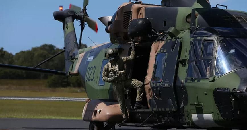Rrëzohet helikopteri ushtarak, 4 të zhdukur në Australi