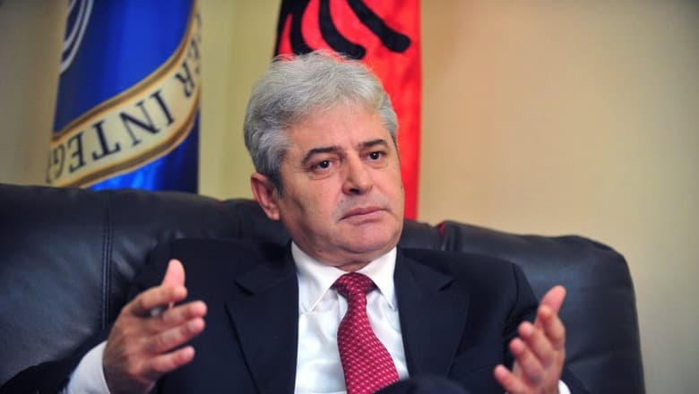 Dorëhiqen  ministrat e Ali Ahmetit 
