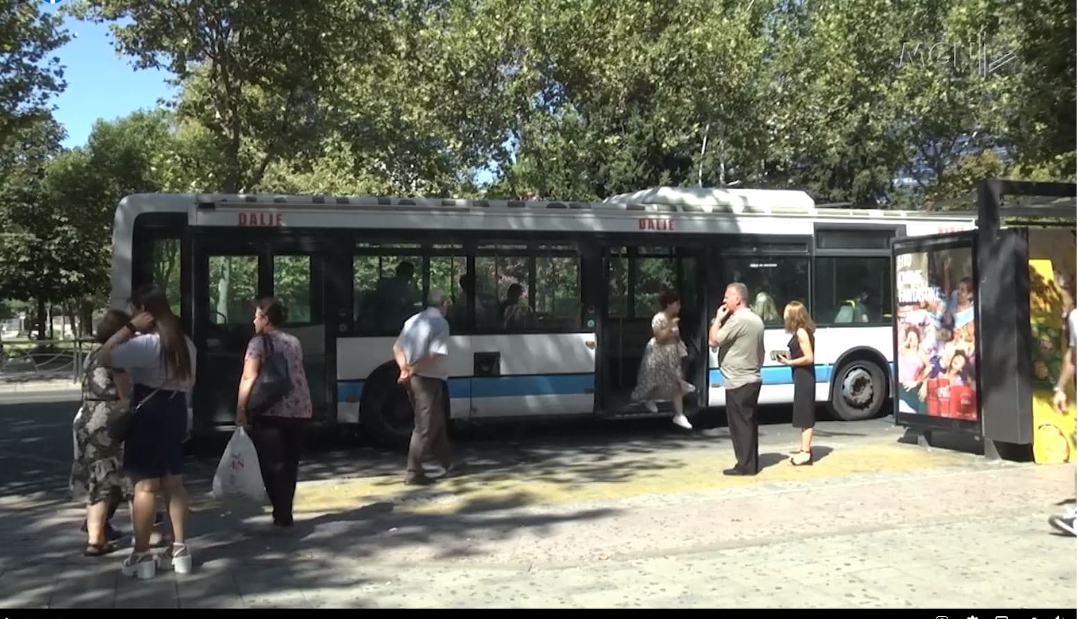  Përgjysmim i flotës së urbanëve/ Udhëtarët: Vendim i padrejtë, presim shumë në stacione! (VIDEO)