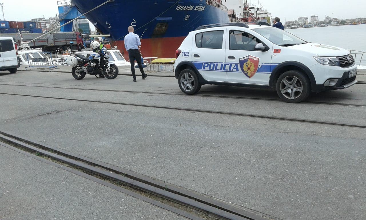 Konflikt me grushte në tragetin e linjës Bari-Durrës/ Arrestohen dy persona, një tjetër procedohet