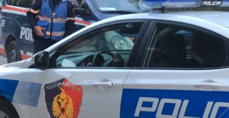 Ndezën zjarre dhe u dogjën sipërfaqe të mëdha toke në Kavajë, Lazarat dhe Lushnje, dy në pranga
