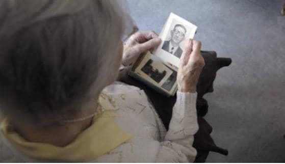 Vaksina e Alzheimerit efektive në laborator, redukton pllakat dhe inflamacionin në tru