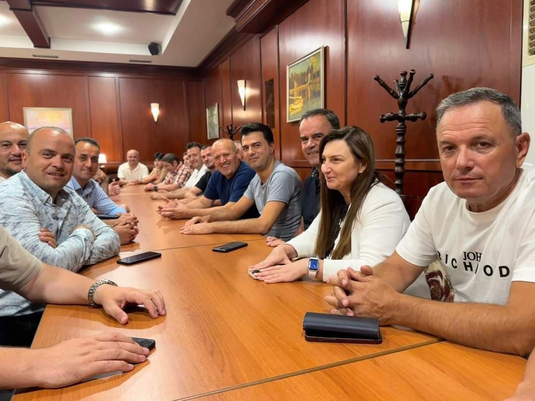Basha me drejtuesit e qarkut Shkodër: Hetim të thelluar parlamentar për investitorët strategjikë