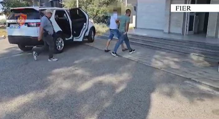 Grabitja me armë zjarri e 11 viteve më parë, bie në prangat e policisë 46-vjeçari